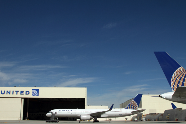 UNITED AIRCRAFT LAX RF IMG_9154.jpg