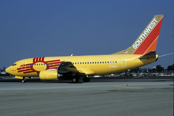 SOUTHWEST BOEING 737 300 LAX RF 1625.jpg