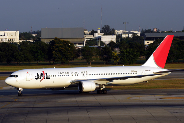 JAL BOEING 767 300 BKK RF IMG_3793 .jpg