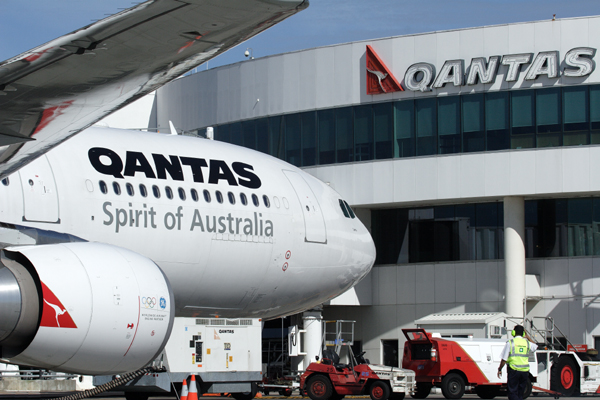 QANTAS AIRBUS A330 300 PER RF IMG_6029.jpg