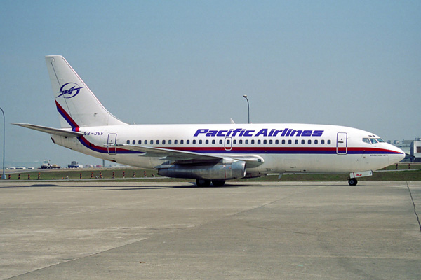 PACIFIC AIRLINES BOEING 737 200 TPE RF 1010 21.jpg