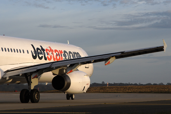 JETSTAR AIRBUS A321 MEL RF IMG_6368.jpg
