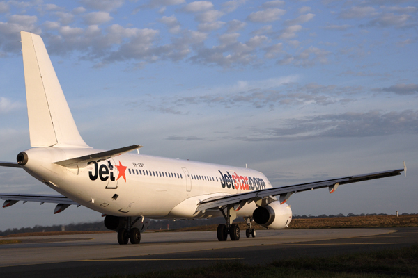 JETSTAR AIRBUS A321 MEL RF IMG_6370.jpg