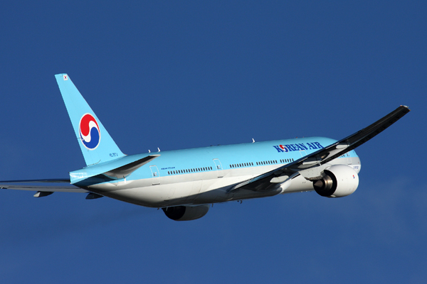 KOREAN AIR BOEING 777 200 SYD RF IMG_0134.jpg