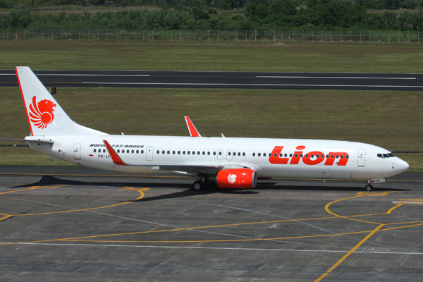 LION BOEING 737 900ER DPS RF IMG_4442.jpg