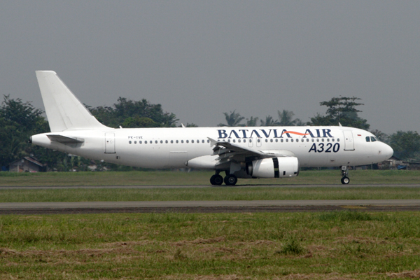 BATAVIA AIR AIRBUS A320 CGK RF IMG_7165.jpg