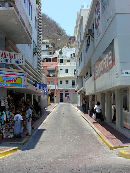 DSC01663 - Typical side street in Manzanillo