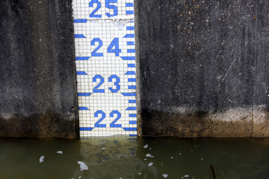 Spillway Gauge on May 24, 2009