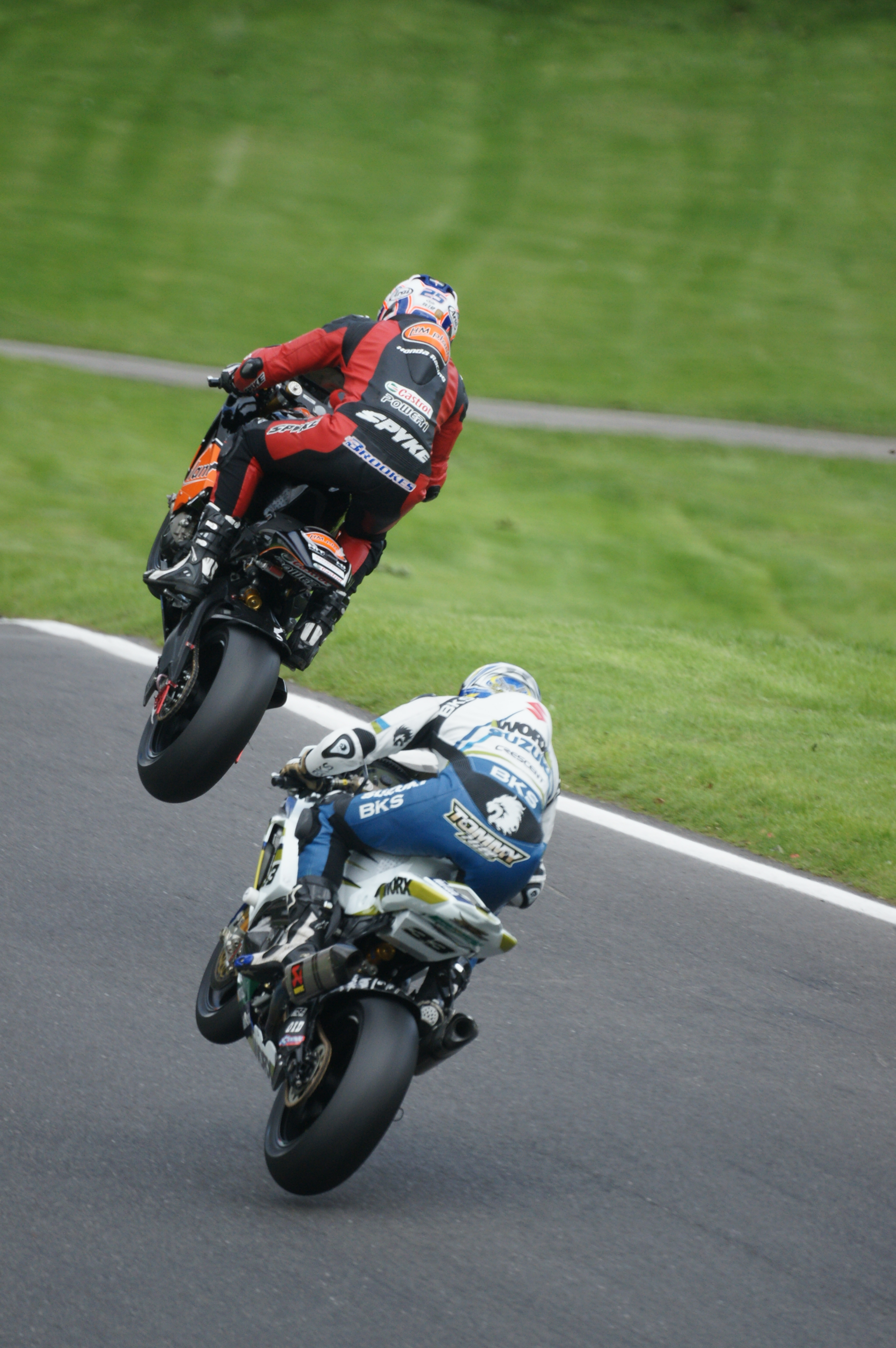 BSB Cadwell Park. Josh Brookes & Tommy Hill going over the Mountain