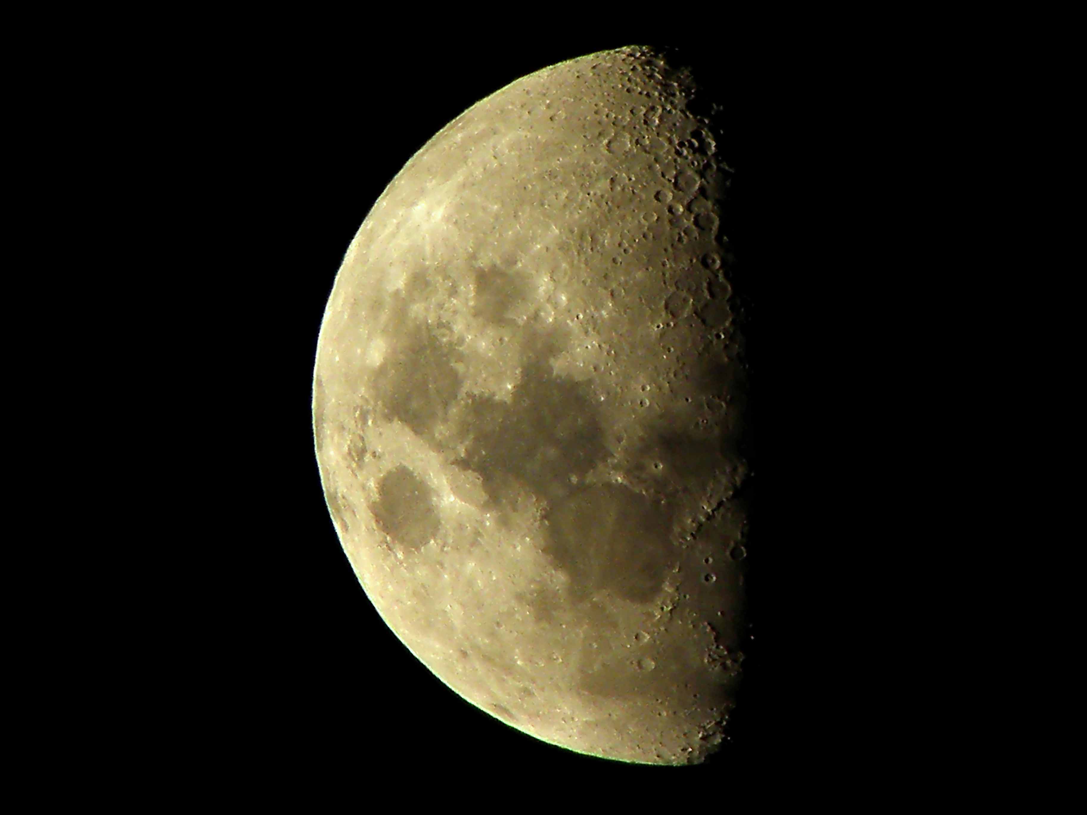 Moon NI USM 090601.jpg