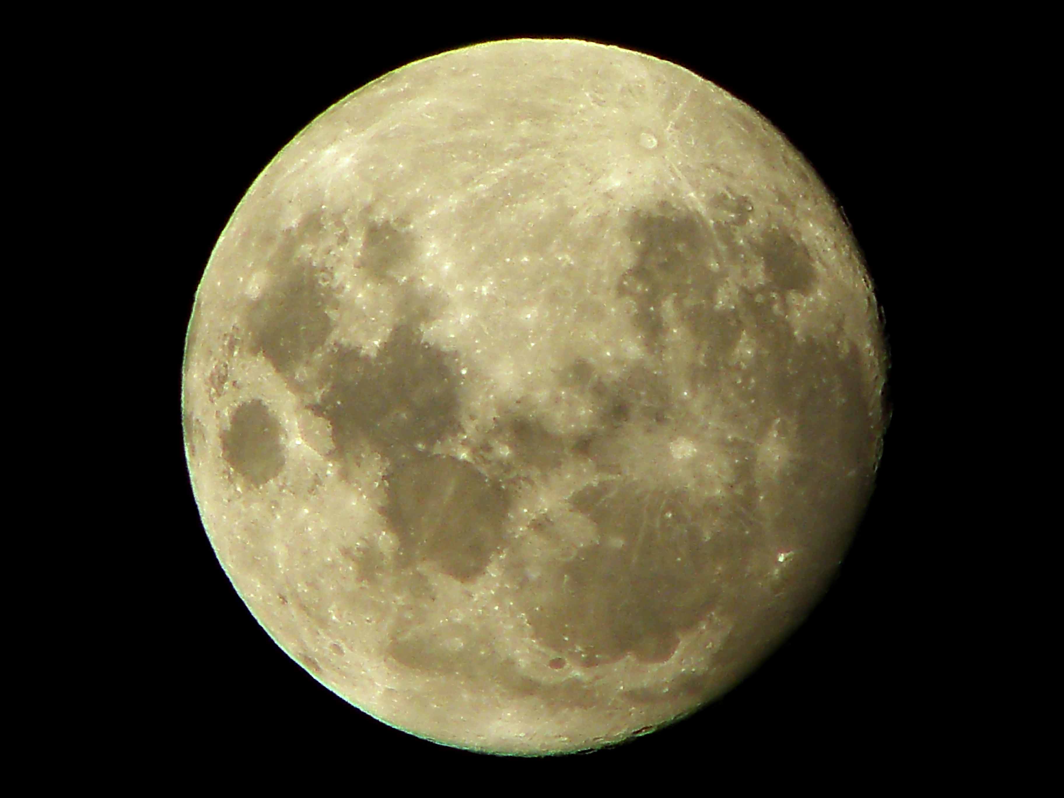 Moon NI USM 090606.jpg