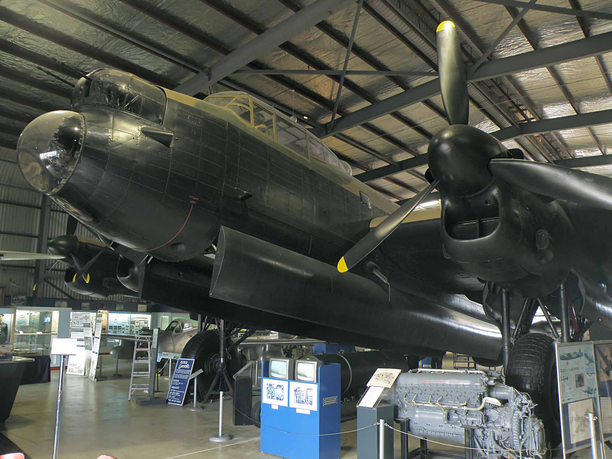 Avro Lancaster 1.jpg