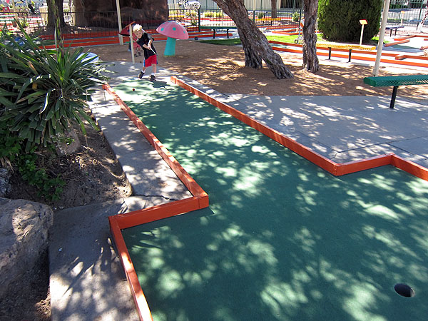 Simon hits a hole in one!