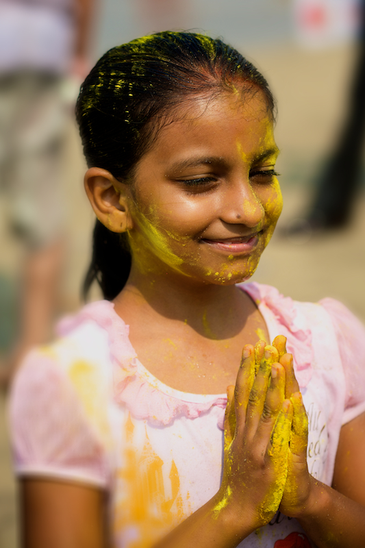 Playing Holi in Mumbai, Juhu Beach