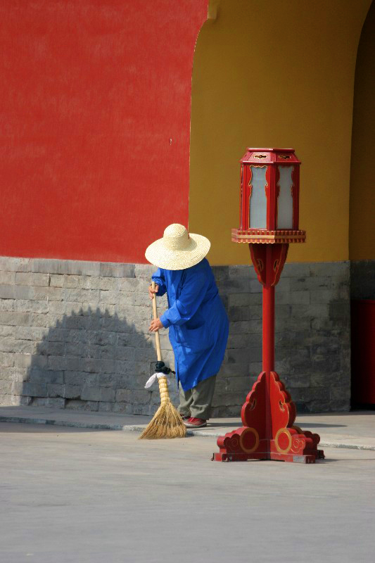 Sweeping The Temple of Heaven