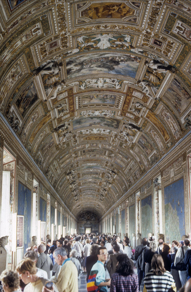Vatican Museum 1982 078.jpg