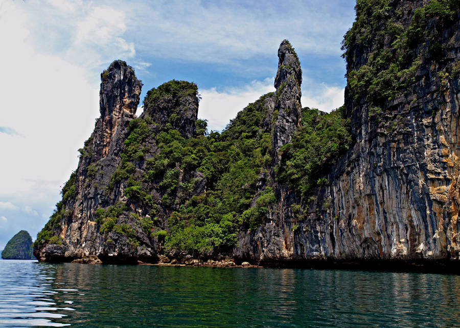 Hong Island, rock formations