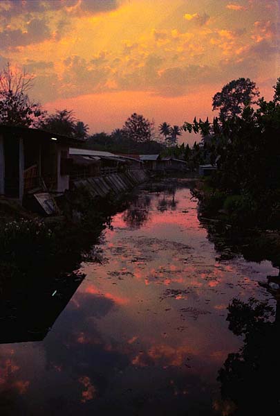 lampang canal.jpg