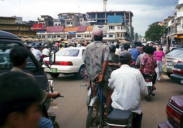 phnom penh traffic.jpg