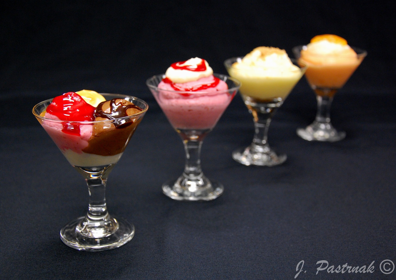 DSC_1301-minis - row.jpg