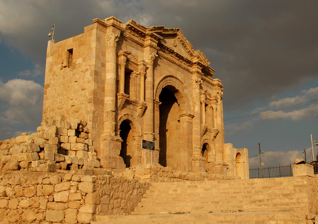 Arch of Adriano, S. II AC - Roman site of Jarash
