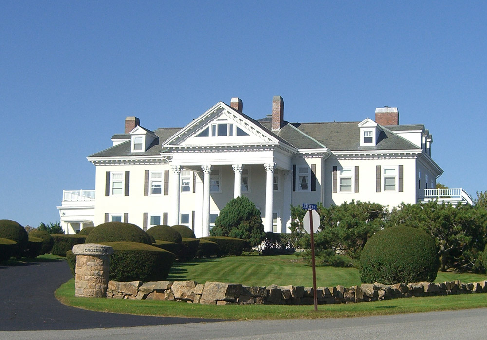 newport_mansion.jpg
