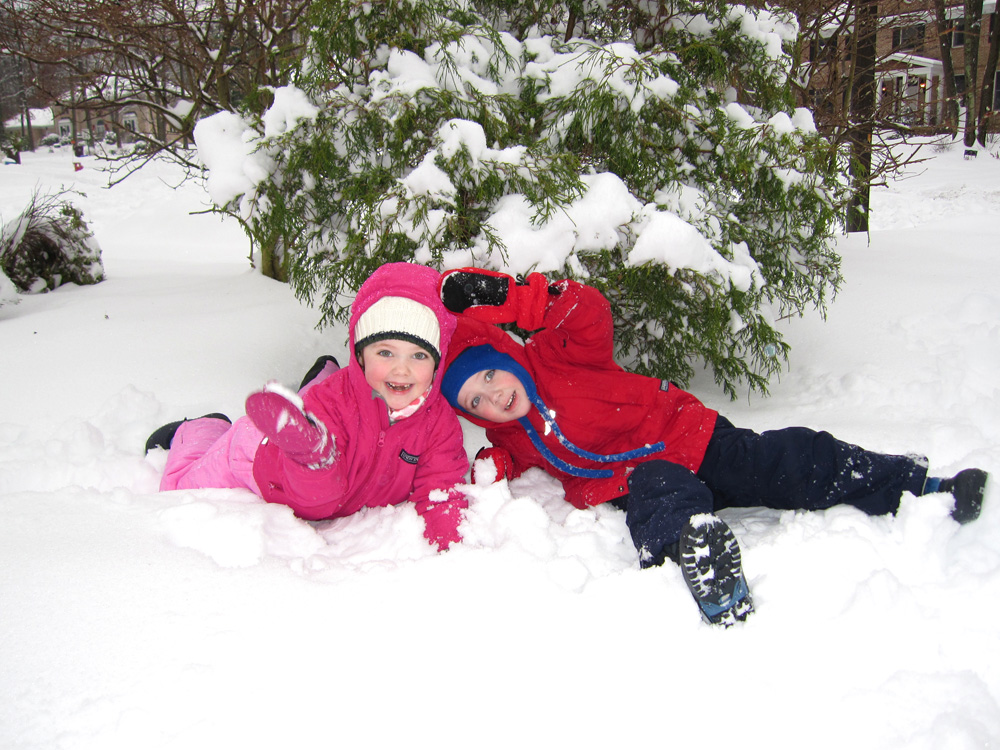 kids_snow_122009.jpg