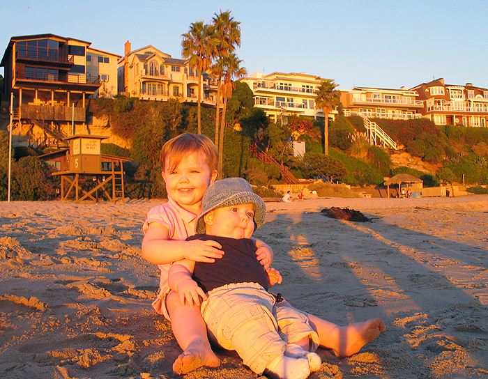 ellie_gavin_beach_sm.jpg
