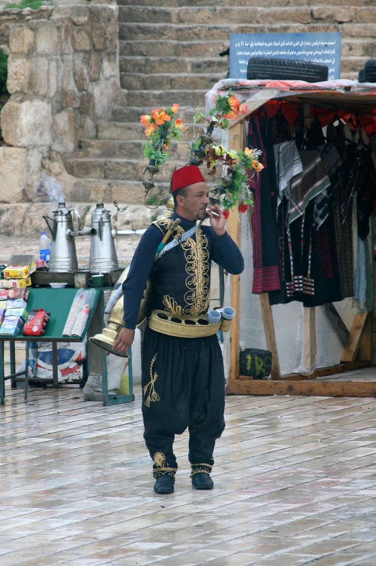 083 Gadara - Venditore di caffe.JPG