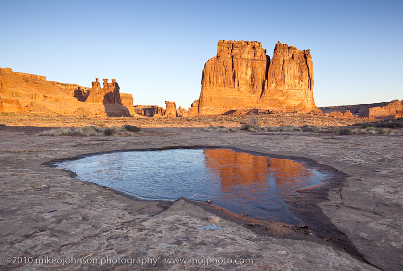 015-Courthouse Towers and Three Gossips