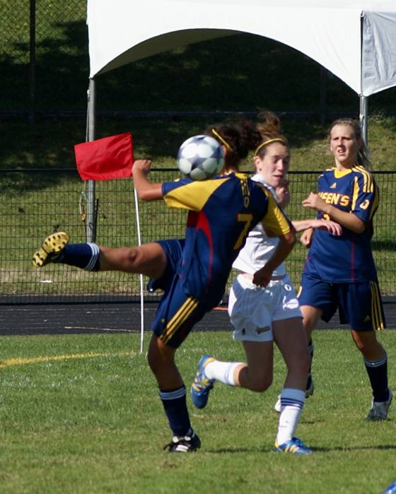 QueensVsLaurentian 04280.JPG