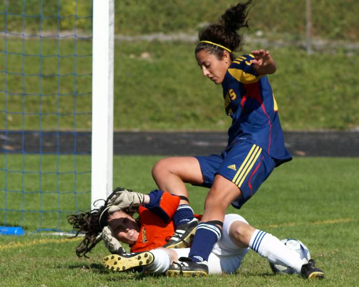 QueensVsLaurentian 04342.JPG
