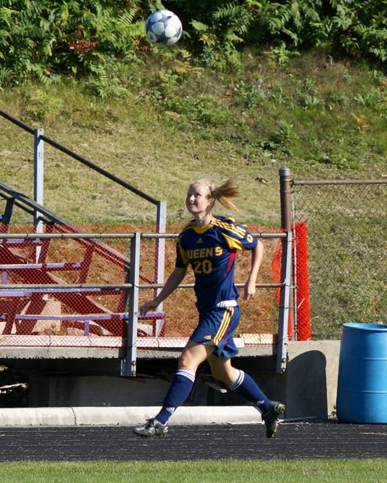 QueensVsLaurentian 04345.JPG