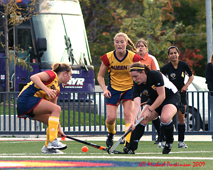 Queens Vs Waterloo 08179 copy.jpg