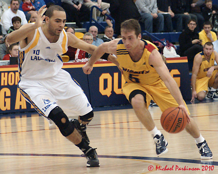 Queens Vs Laurentian 04598 copy.jpg