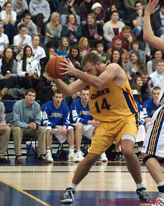 Queens Vs Laurentian 04645 copy.jpg