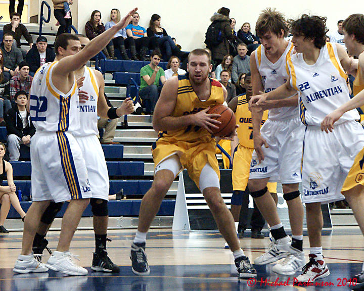 Queens Vs Laurentian 04729 copy.jpg