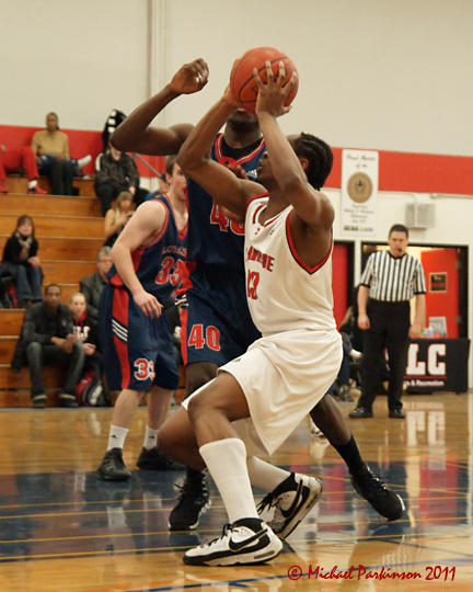 St Lawrence vs Loyalist 09686_filtered copy.jpg