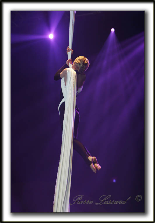  DANIELLE BEAUDOIN - TISSUS ARIEN  /  AERIAL SILK   _MG_2307a