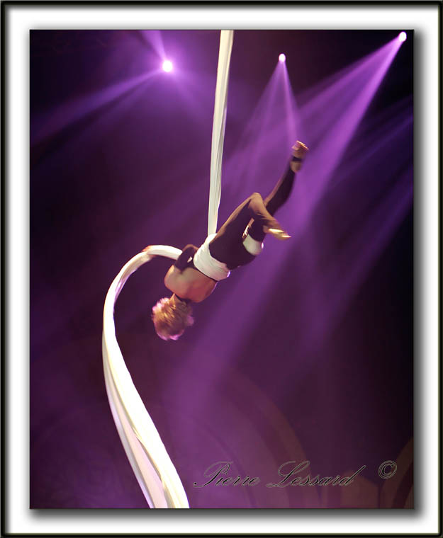  DANIELLE BEAUDOIN - TISSUS ARIEN  /  AERIAL SILK   _MG_2327a
