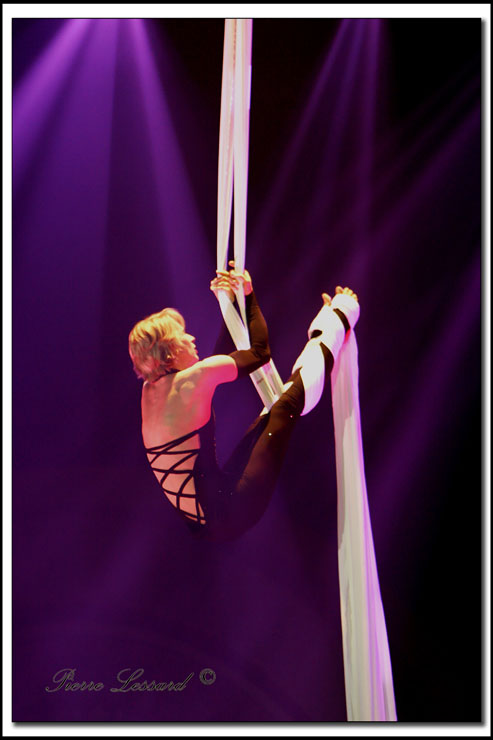 _MG_3574a  -  DANIELLE BEAUDOIN - TISSUS ARIEN  /  AERIAL SILK