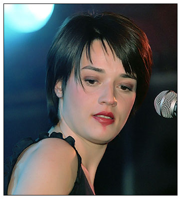 o2/12/827412/1/106978296.D8yFeEMS.26Carmen.jpg