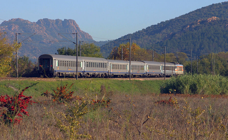 The BB22396 heading to Nice with an Express Regional Train, near Les Arcs-Draguignan.