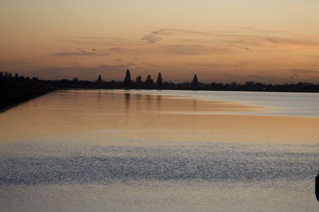 Sunrise at Staines Reservoir.JPG