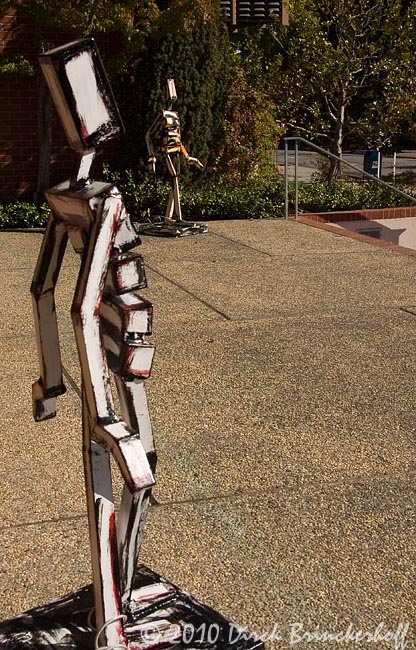 20091101 CityHallSculptures  006w Steps.jpg
