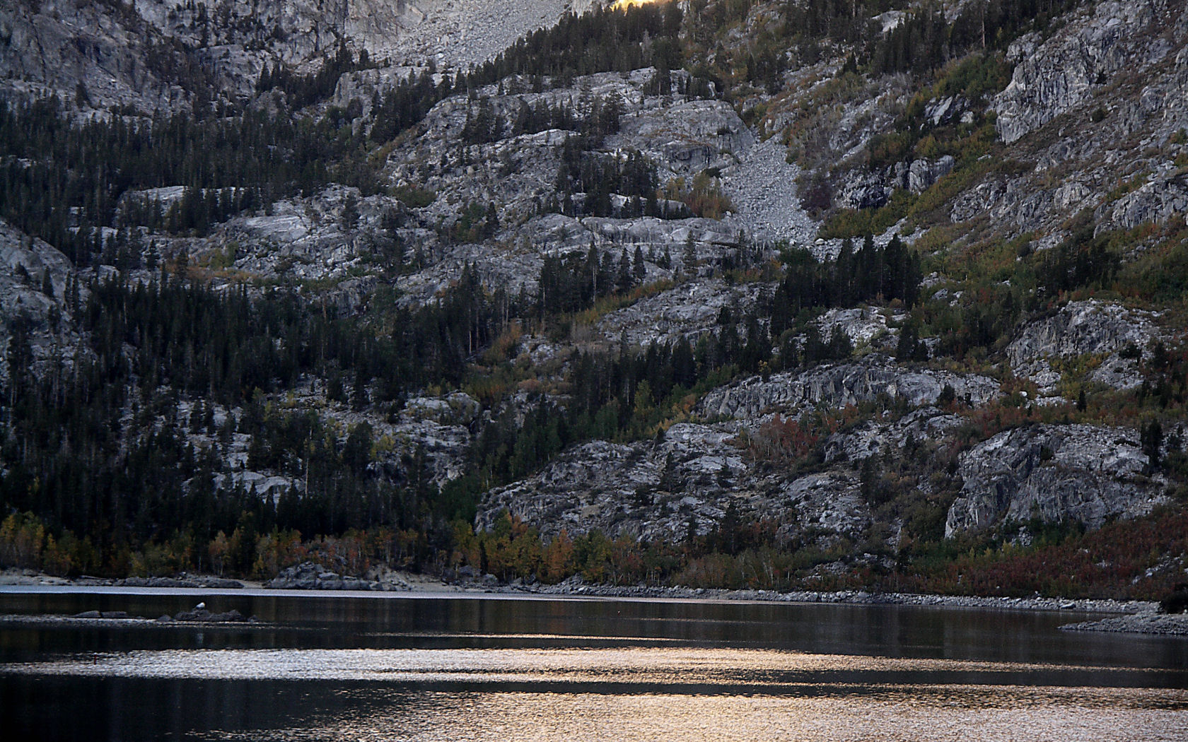 Small lake near Bishop CaliforniaTW.JPG