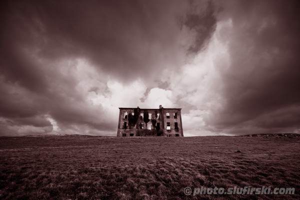 Abandoned & scary house somewhere in Ireland