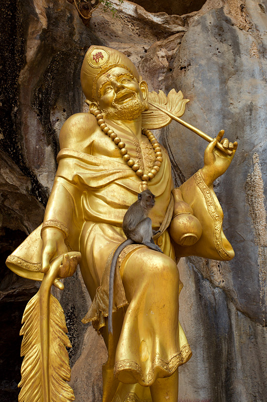 Tiger Cave Temple (Wat Tham Sua): Golden Figure