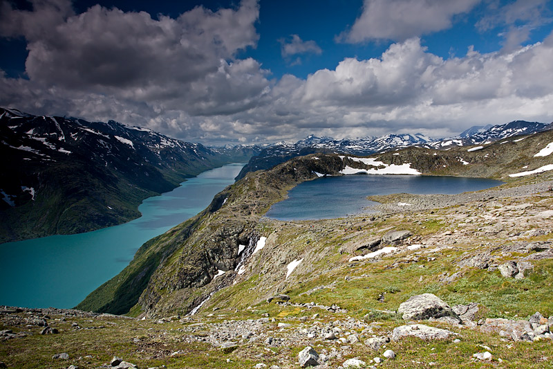 Bessegen Ridge Trail: Lake Gjende & Lake Bessvatnet