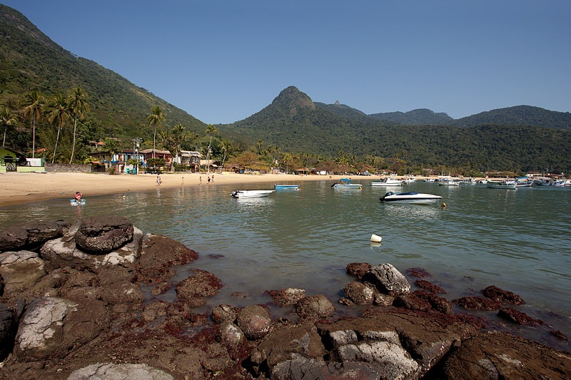 Vila do Abrao: Beach